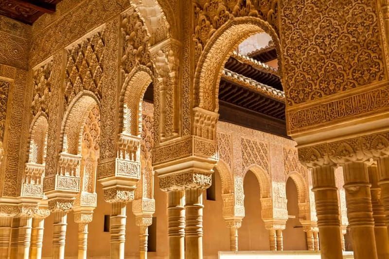 Granada: Alhambra & Gardens Tour w/Nasrid Palaces Option - Key things to know before you go