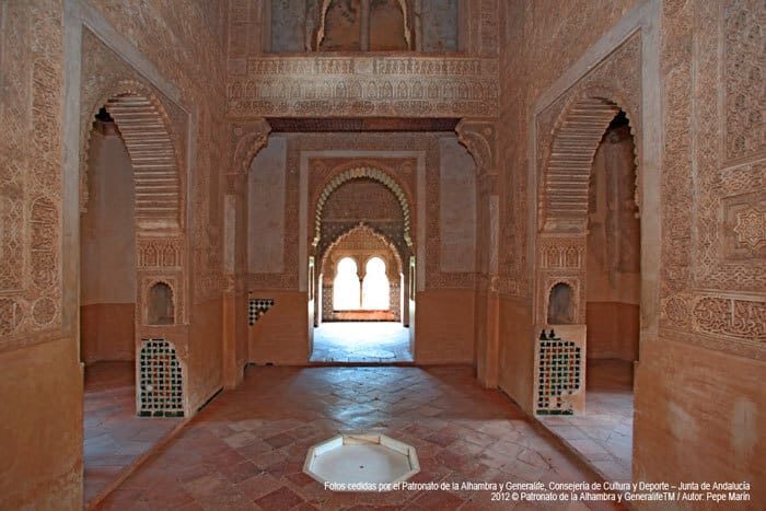 Granada: Alhambra Guided Tour and Flamenco Show - Who Is This Tour Best For?