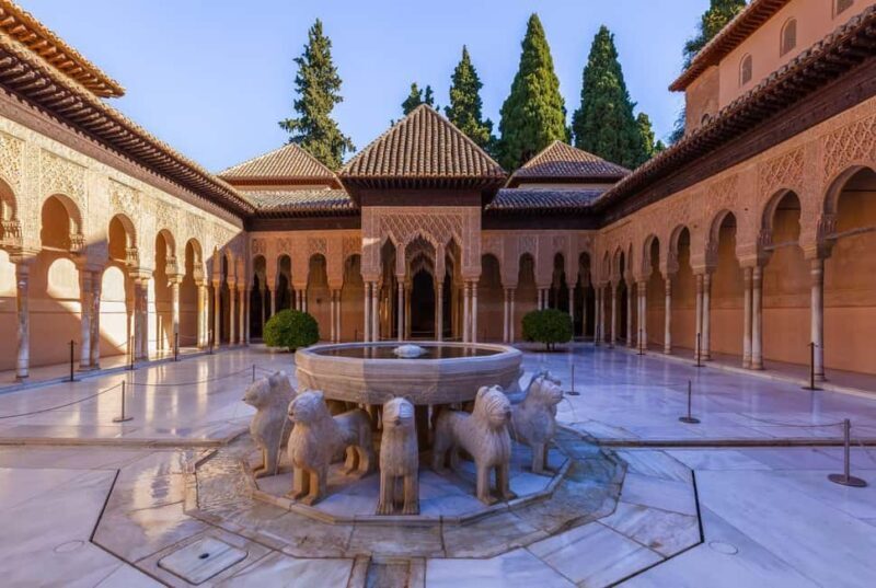 Granada: Alhambra, Nasrid Palaces & Gardens guided Tour - Key Points