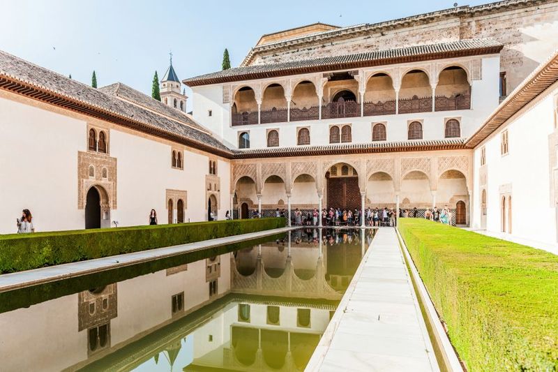 Granada: Alhambra & Nasrid Palaces Tour with Tickets - Where You Meet and How Flexible It Is