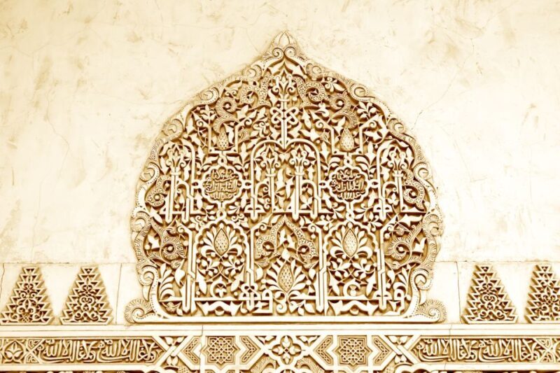 Granada: Alhambra Small Group Tour with Nasrid Palaces - Who Should Consider This Tour?