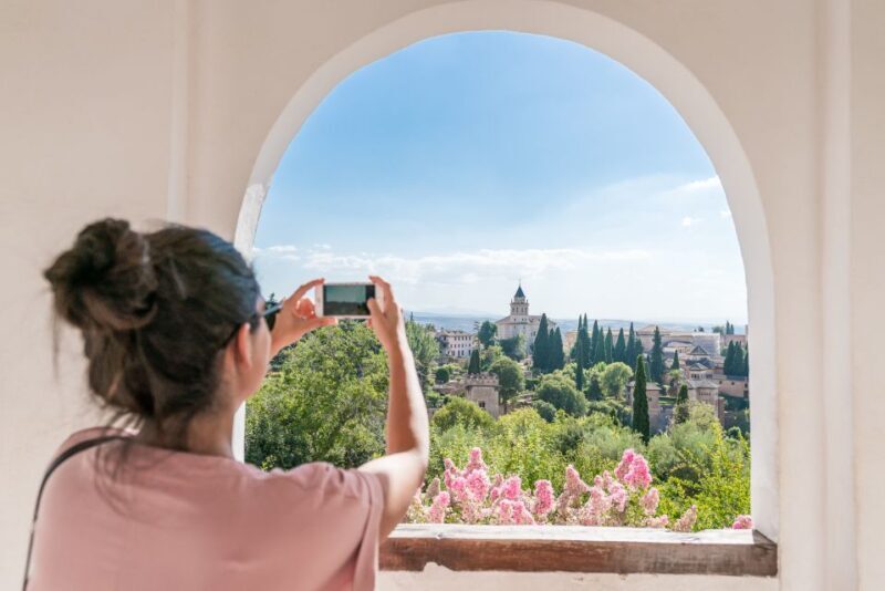 Granada: Alhambra Ticket and Guided Tour with Nasrid Palaces - Tour Logistics and Practical Details