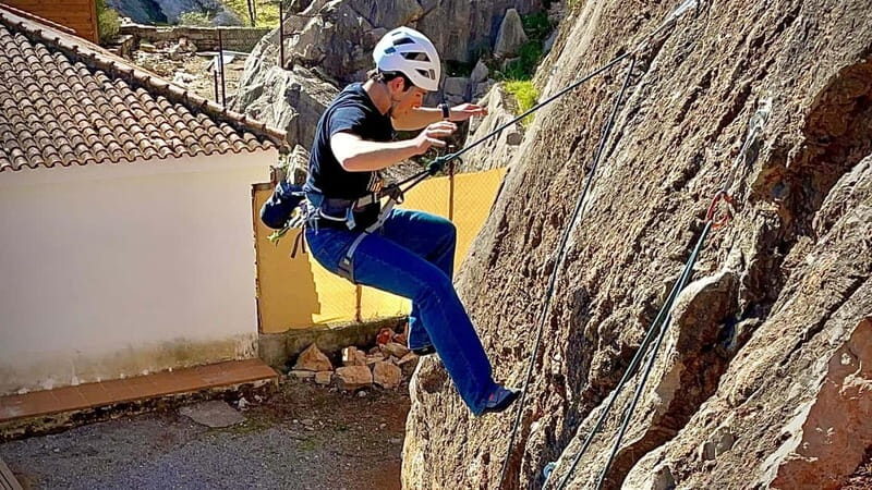 Granada: Belaying Course in a Climbing Falls - An In-Depth Look at the Granada Belaying Course