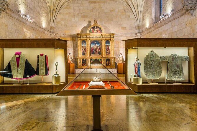Granada: Cathedral and Royal Chapel Private tour with tickets - Who Should Consider This Tour?