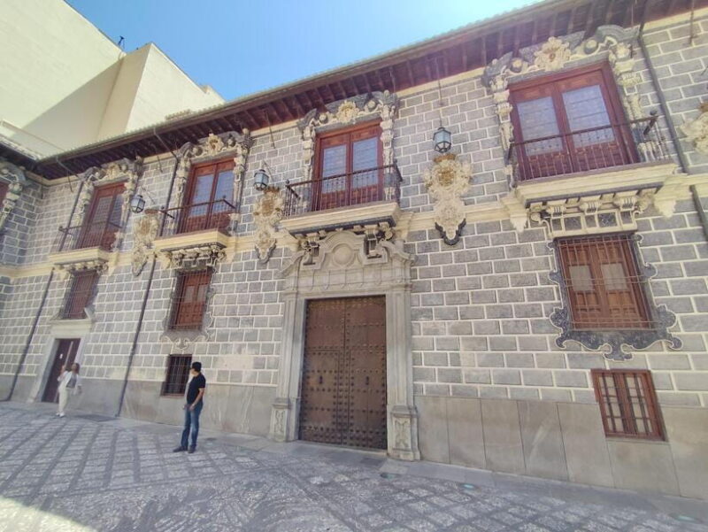 Granada: City center and Albaicin Private Tour - Who Should Consider This Tour?