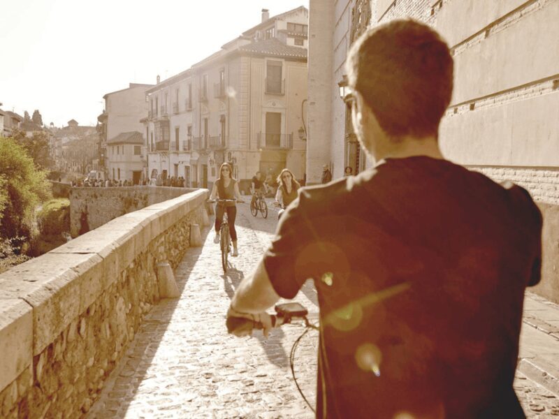 Granada: Electric Bike Tour of Albayzin and Sacromonte - Discovering Granada on Two Wheels