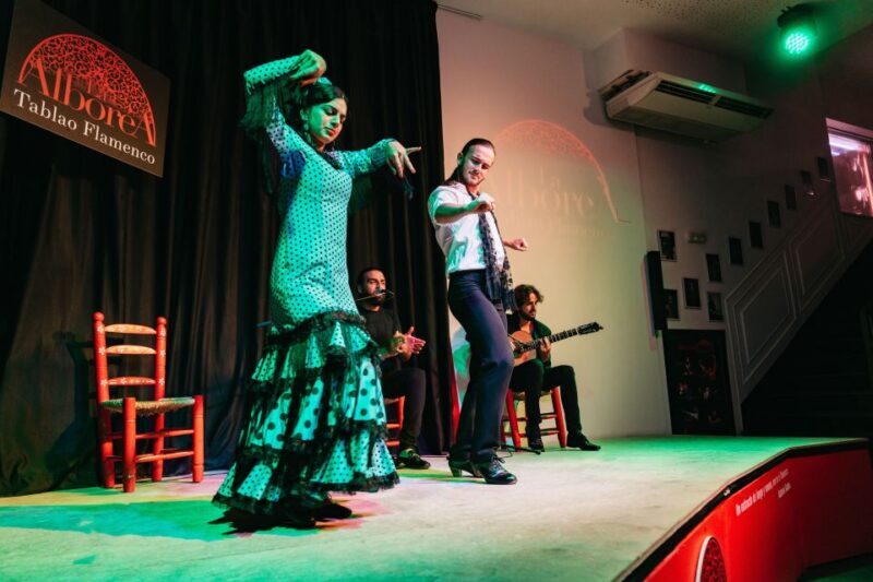 Granada: Flamenco Show in La Alboreá - Key Points