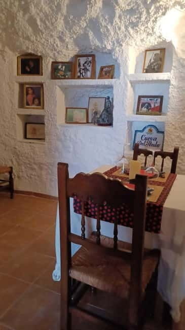 Granada: Flamenco Show Los Parrones in the Sacromonte Caves - An In-Depth Look at the Flamenco Experience