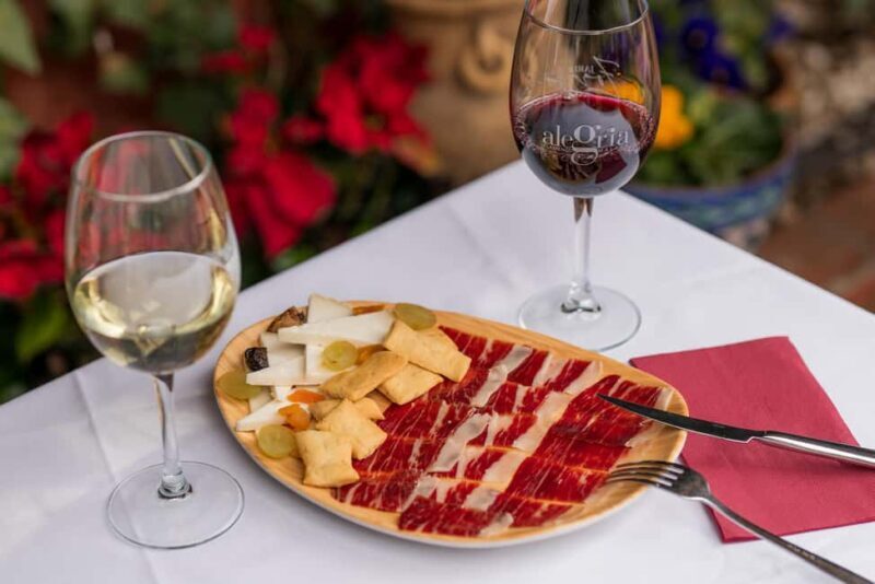 Granada: Flamenco Show with Dinner at Jardines de Zoraya - FAQs