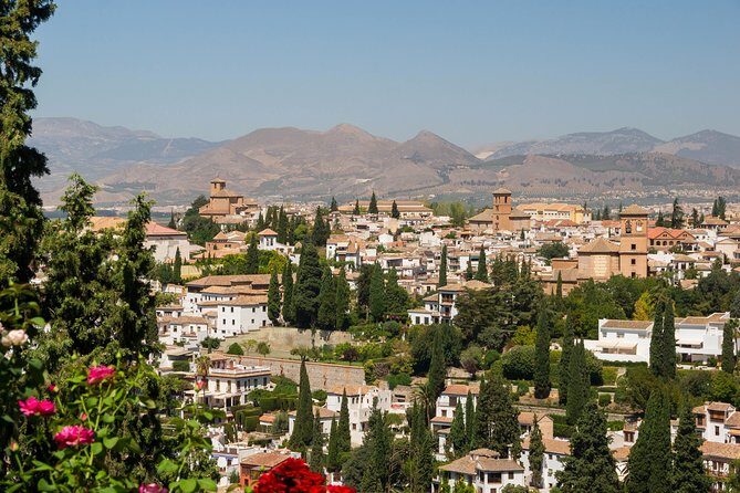 Granada full day: La alhambra completa + el Albaicin y Sacromonte - Discovering Albaicín: The Old Arab Quarter