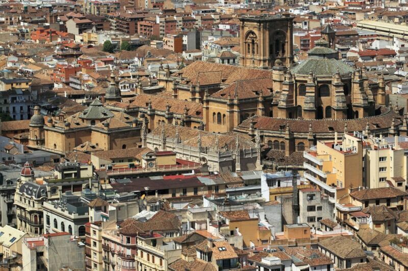 Granada: Half-Day Private Walking Tour with Local Guide - An In-Depth Look at the Tour Experience