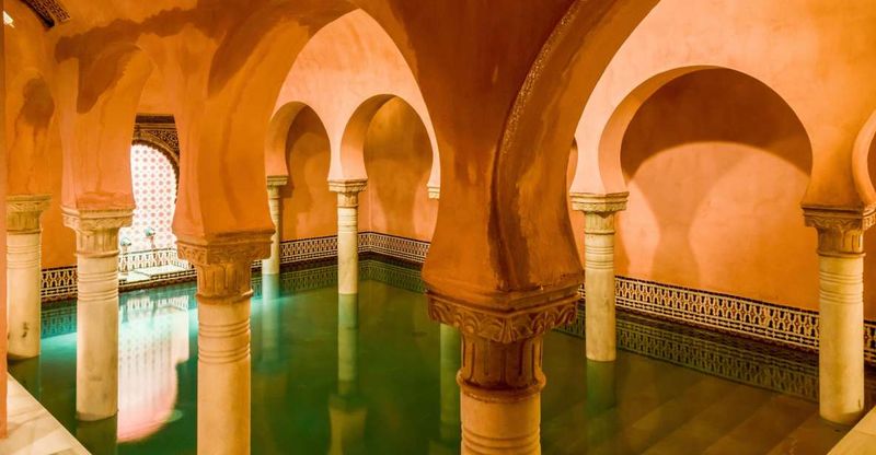 Granada: Hammam Al Ándalus with Massage - Mixed facilities: what to expect and how to handle it