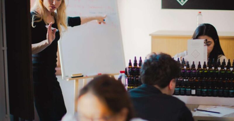 Granada: Perfume Workshop - The Experience and Atmosphere