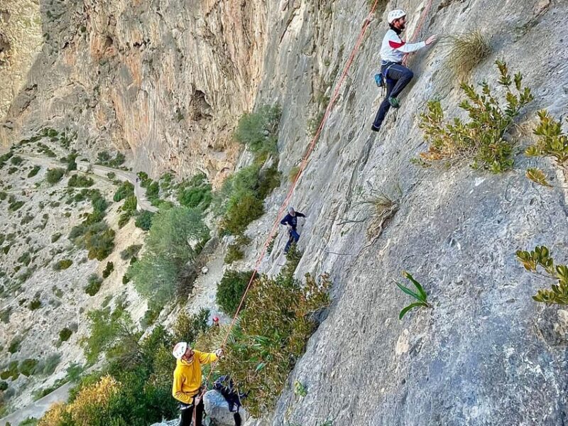 Granada: Rock climbing top-rope Placas Negras - What to Expect During the Climb