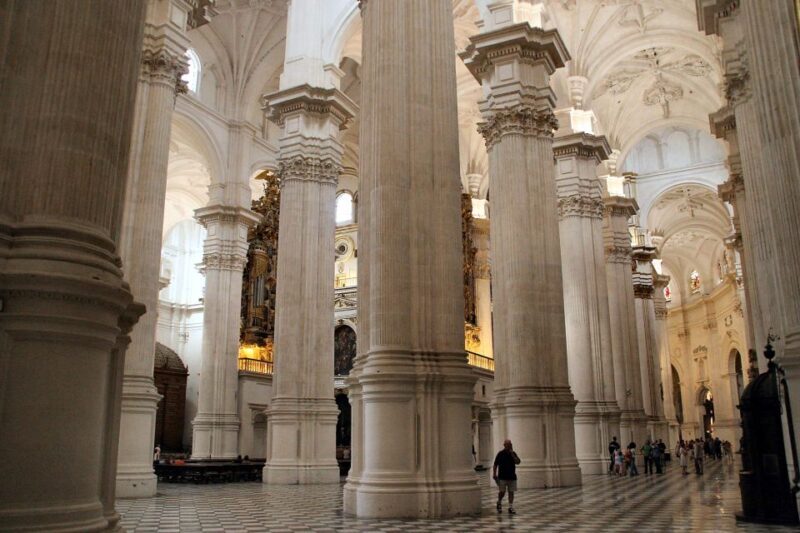 Granada: Royal Chapel and Cathedral Private Tour with ticket - Key Points