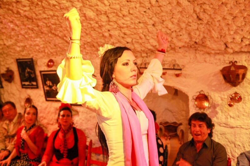 Granada: Sacromonte Caves Flamenco Show with Dinner - Price and Value: Is It Worth It?