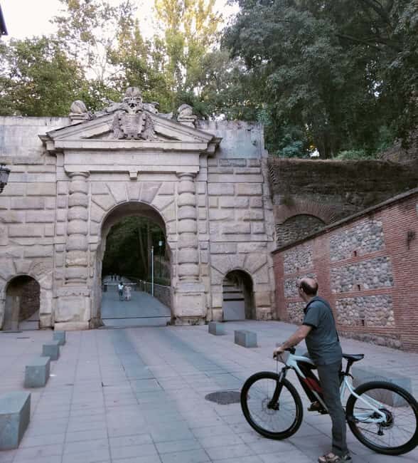 Granada: Slow E-bike Tour, explore the city on wheels with your senses - Key Points