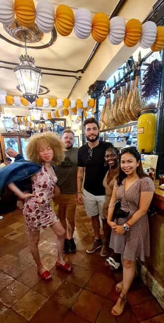 Granada: Spanish Tapas Tour with Local Guide. All included. - Key Points