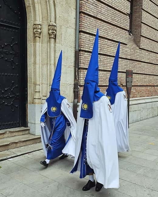Granada: "Street Art & The Caves" Unique Guided Walking Tour - What the Reviews Say