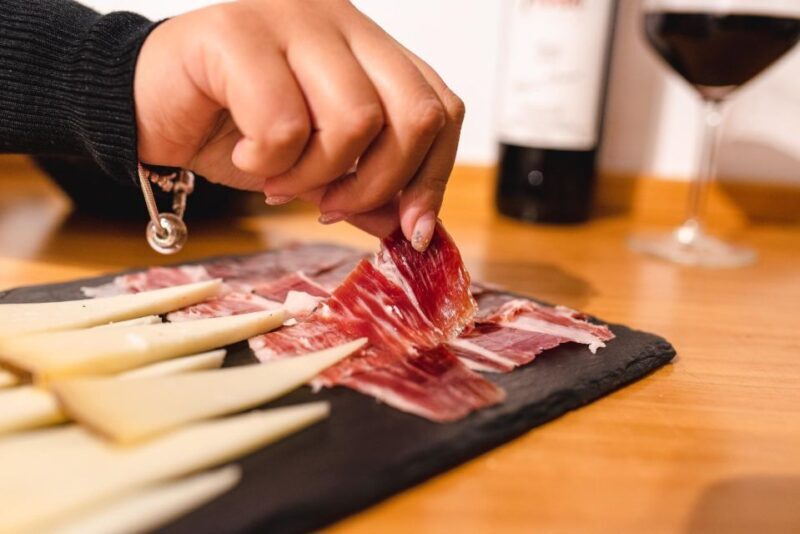 Granada: Traditional Flamenco Show in a Cave Entry Ticket - What the Reviews Say