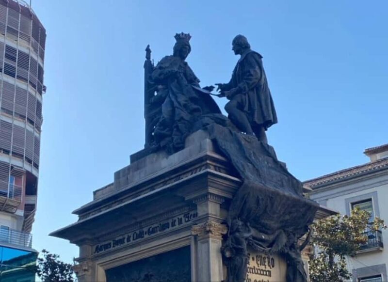 Granada's Historic Center: A Self-Guided Tour Created by an Official Guide - Key Points