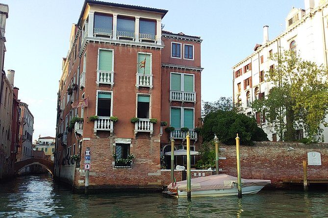 Grand Canal boat tour and Murano glass experience with Hotel pick up - The Sum Up