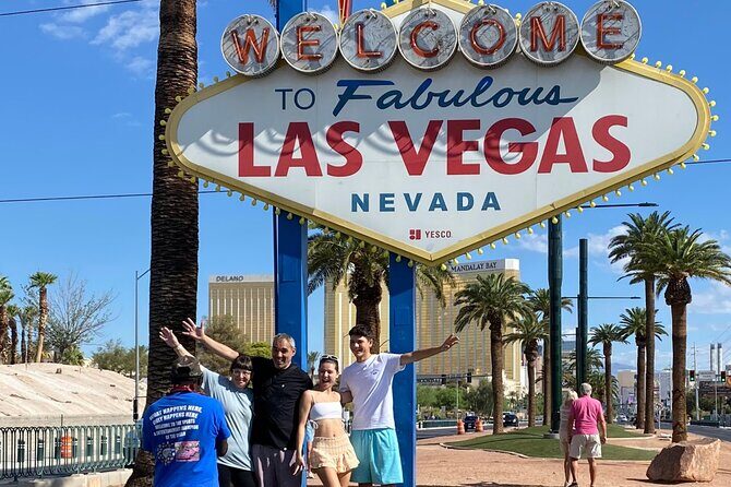 Grand Canyon Skywalk & Seven Magic Mountains Tour - The Transport and Group Size