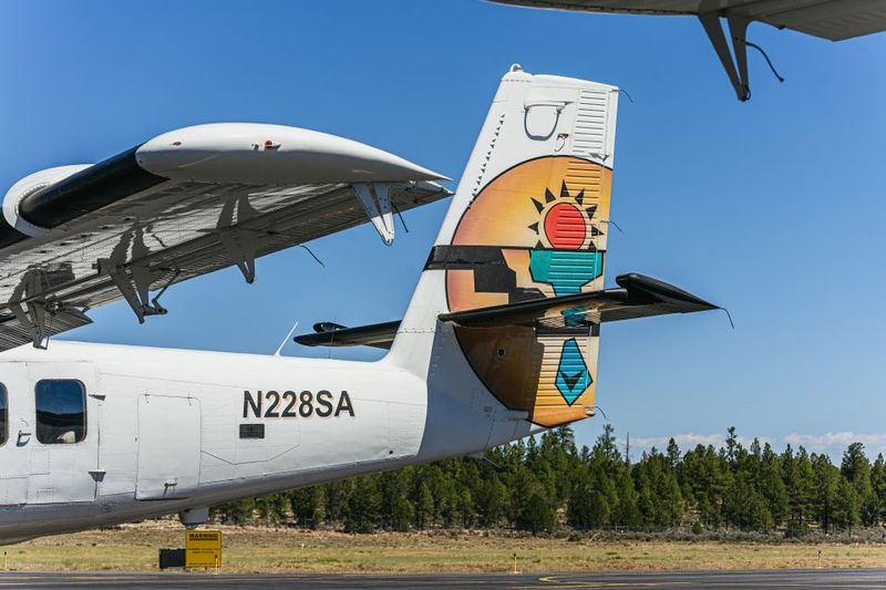 Grand Canyon Village: Grand Canyon South Rim Airplane Tour - Audio Narration in Many Languages: How the Headsets Help