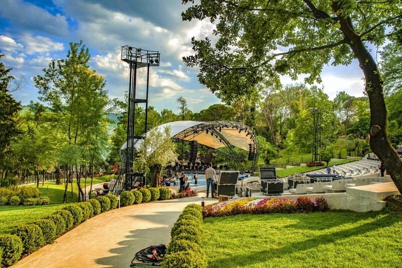 Green Landscapes and Parks of Tirana - Walking Tour - A Practical Look at the Green Landscapes and Parks Tour