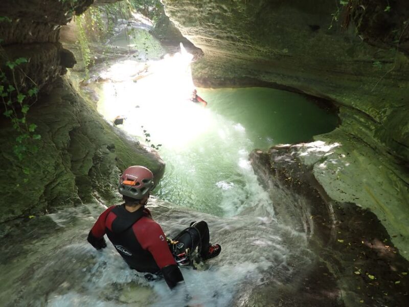 Grenoble: Discover canyoning in the Vercors. - Key Points