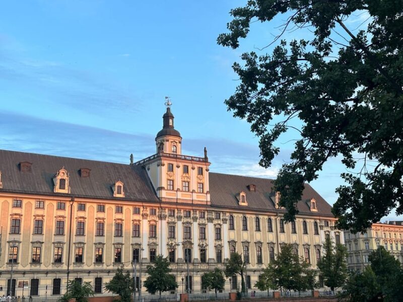 Group city tour (walking tour) through Wroclaw in German - The Guide and Overall Experience