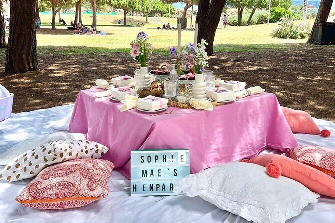 Group / Hen Party Picnic - A Cozy, Delicious Break in Barcelona: The Group / Hen Party Picnic Experience