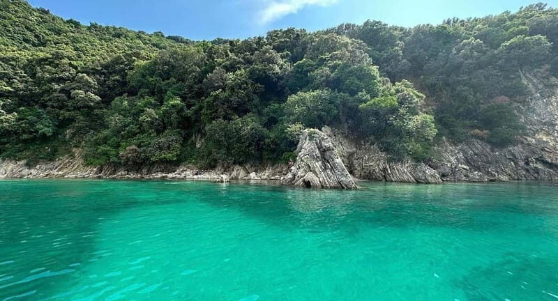 Group Tour 7 stops Saranda to Krorez Free Drink and Umbrella - FAQ