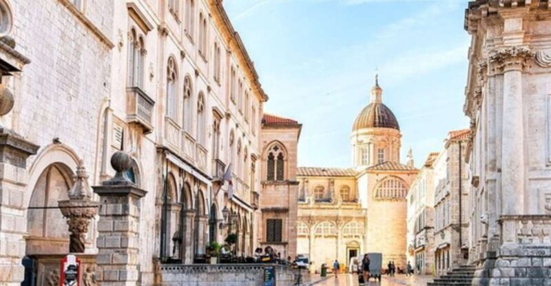Group tour: Dubrovnik Walking Tour (1h duration, 9:30am, 6pm - The Experience Provider and Booking Flexibility