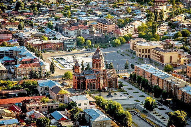 Group Tour: Gyumri (Urban Life museum, Black fortress, old town), Harichavank - Key Points