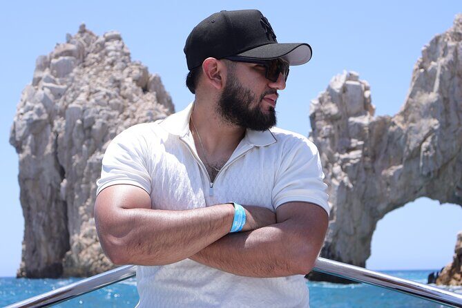 Group tour of the Cabo San Lucas Arch - Who Should Consider This Tour?