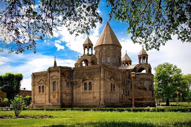 Group Tour: Saghmosavank, Wine Yard, Echmiadzin, Zvartnots - Key Points