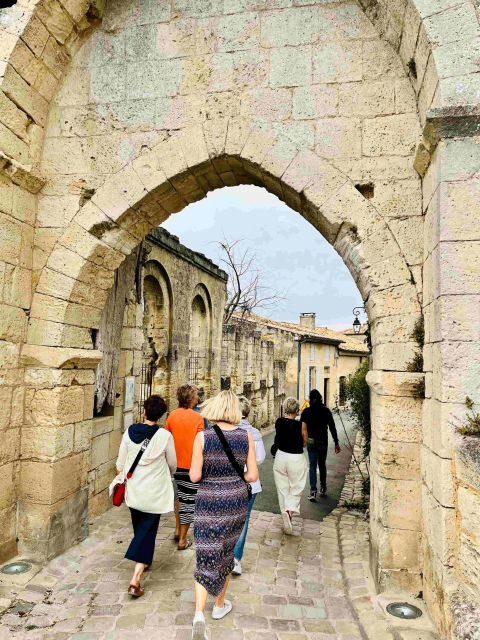 Group Tour: Saint Emilion Walking Tour+Wine tasting in cave - FAQ