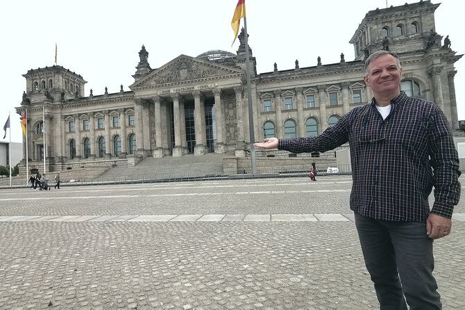 Group Walking Tour (1-20 people): 3 Hours Old-town, Brandenburg Gate and more... - Why Choose a Private Guided Tour in Berlin?