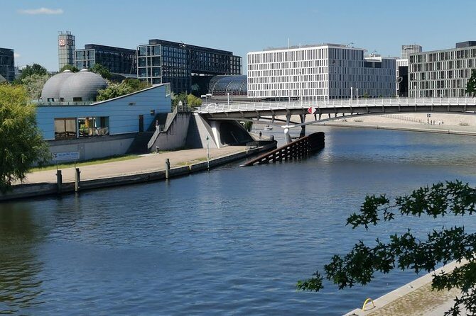 Group Walking Tour (1-20 people): 3 Hours Old-town, Brandenburg Gate and more... - The Experience: What to Expect During the Tour