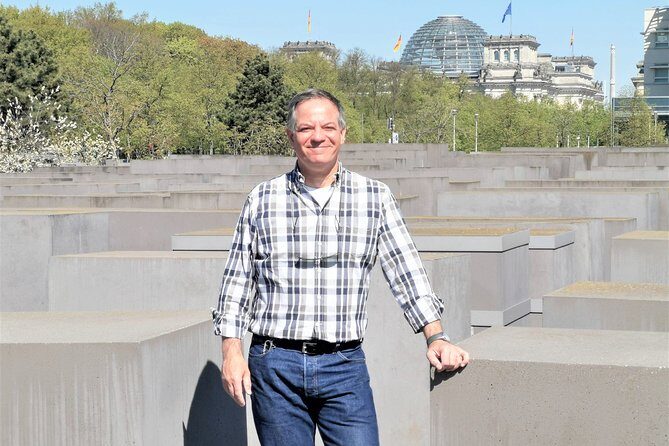 Group Walking Tour (1-20 people): 3 Hours Old-town, Brandenburg Gate and more... - FAQs