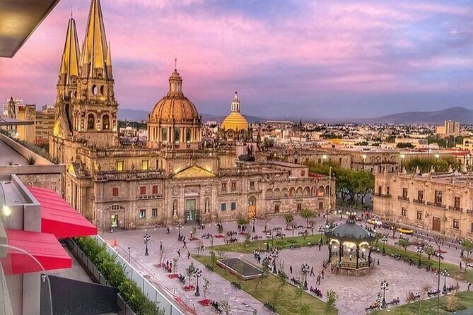 Guadalajara Must-See Attractions Walking Tour with a Guide - Key Points