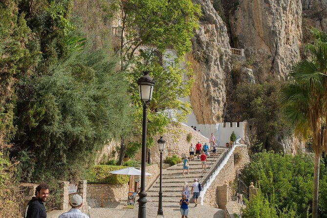 Guadalest Valley and Town Guided Tour - The Transport and Group Size