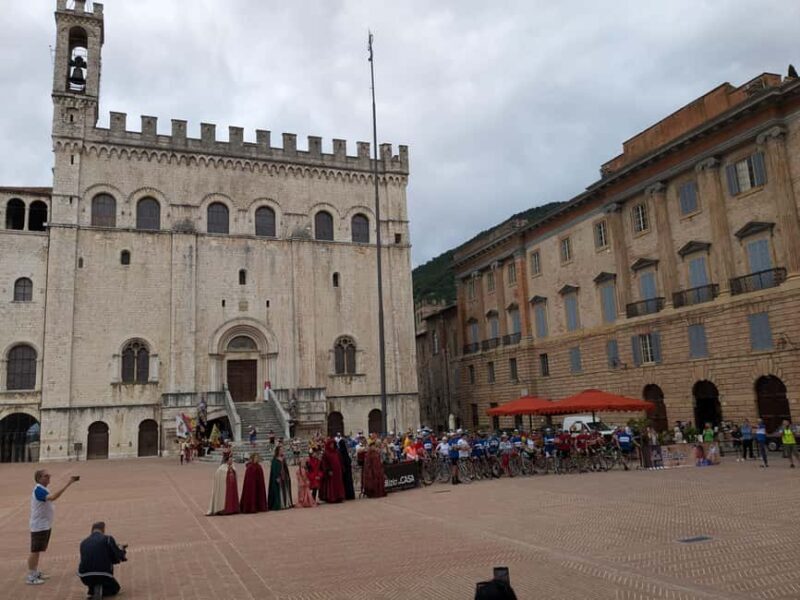 Gubbio: e-bike tour between countryside and historic center - Key Points