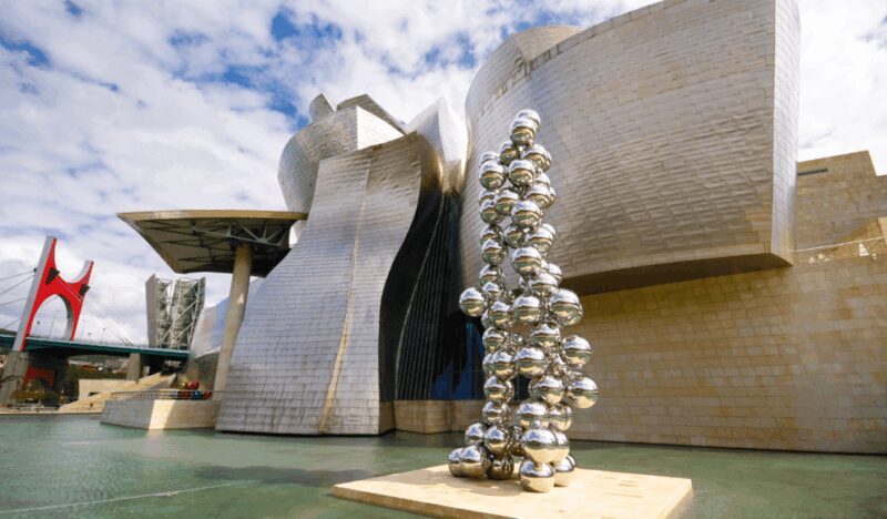 Guggenheim Museum Bilbao Private Tour with Official Guide - First Impressions: The Building and Its Impact