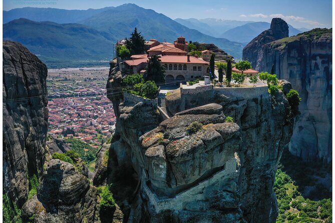 Guided all day tour to Meteora rocks & Monasteries - FAQ