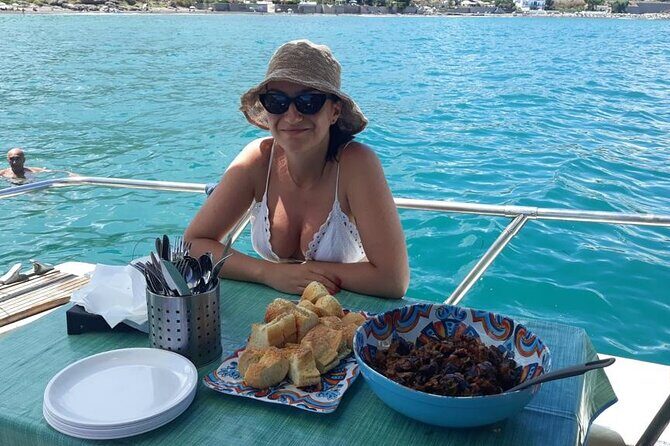 Guided day by boat from Palermo - The Experience in Practice