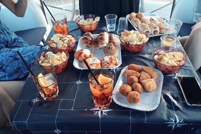 Guided day by boat from Palermo - FAQs