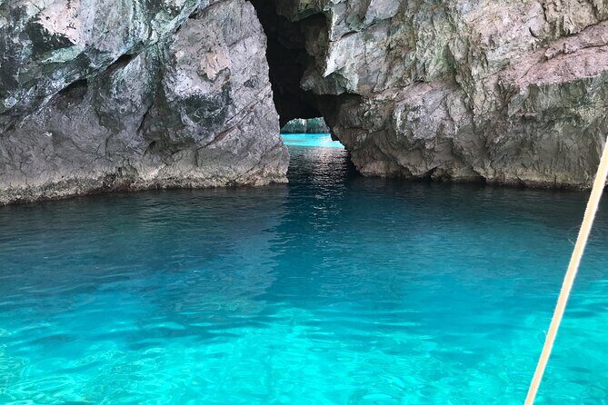 Guided day by boat to the Secrets of the Island of Capri - An In-Depth Look at the Capri Boat Tour