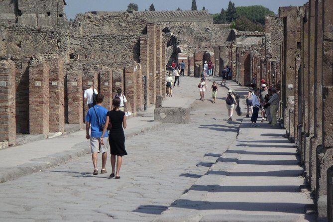 Guided Day Tour of Pompeii and Herculaneum with Light Lunch - Who Should Consider This Tour?